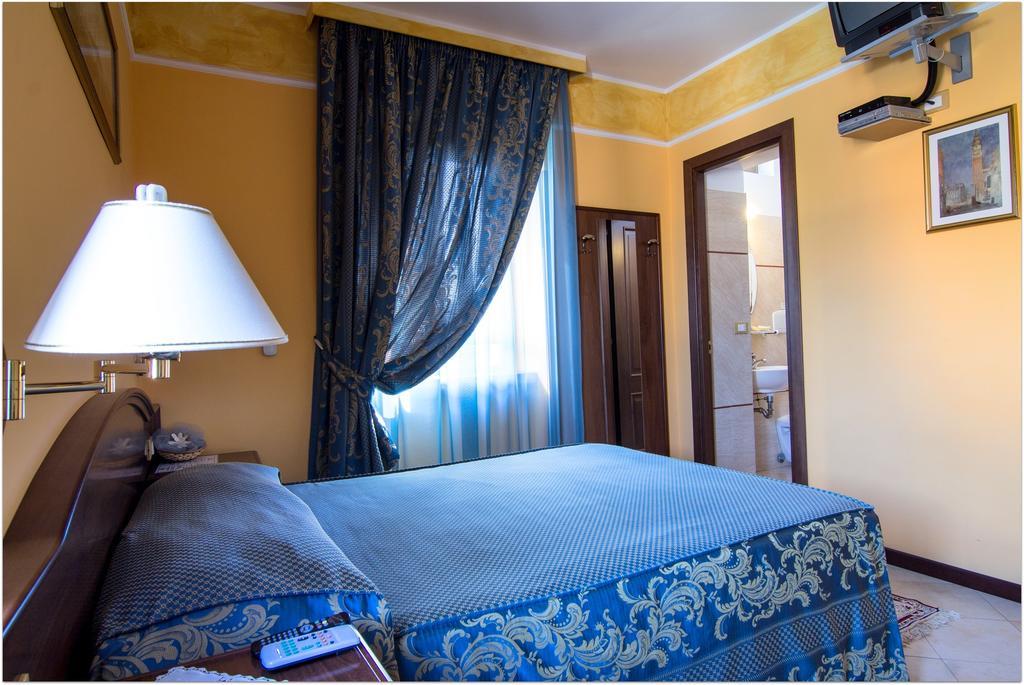 B&B Degli Amici Ciampino Habitación foto